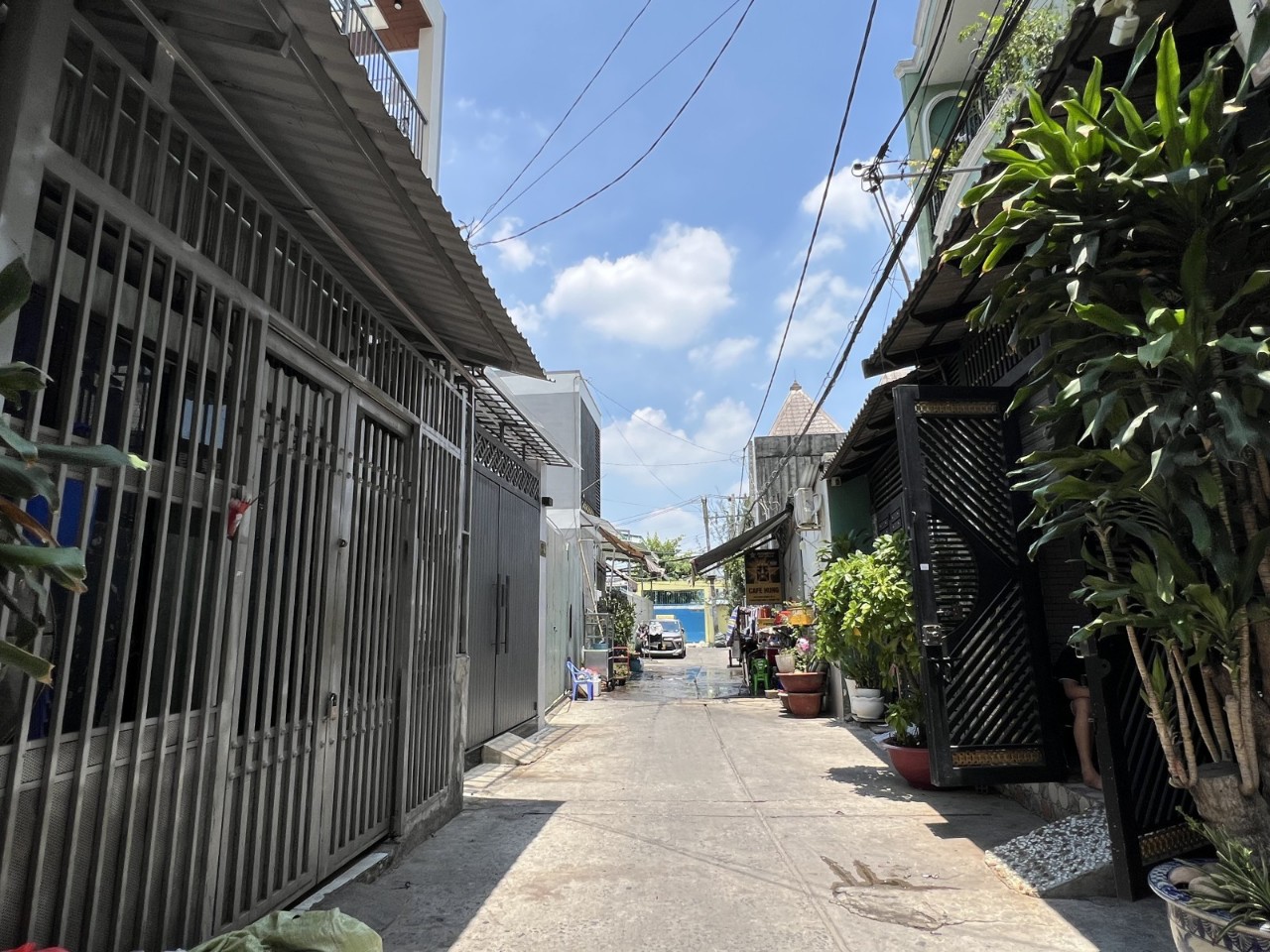 Nhà mới gần AEON Tân Phú - HXH THÔNG - 56M2 - NGANG 4M - 5 tầng - 6 TỶ LẺ