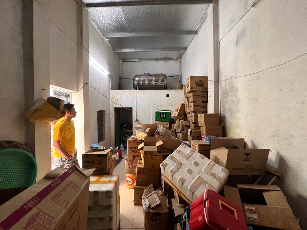 Bán nhà C4 Giang Biên 40m Lô Góc, oto tránh chỉ nhỉnh 4 tỷ TL. LH: 0936123469