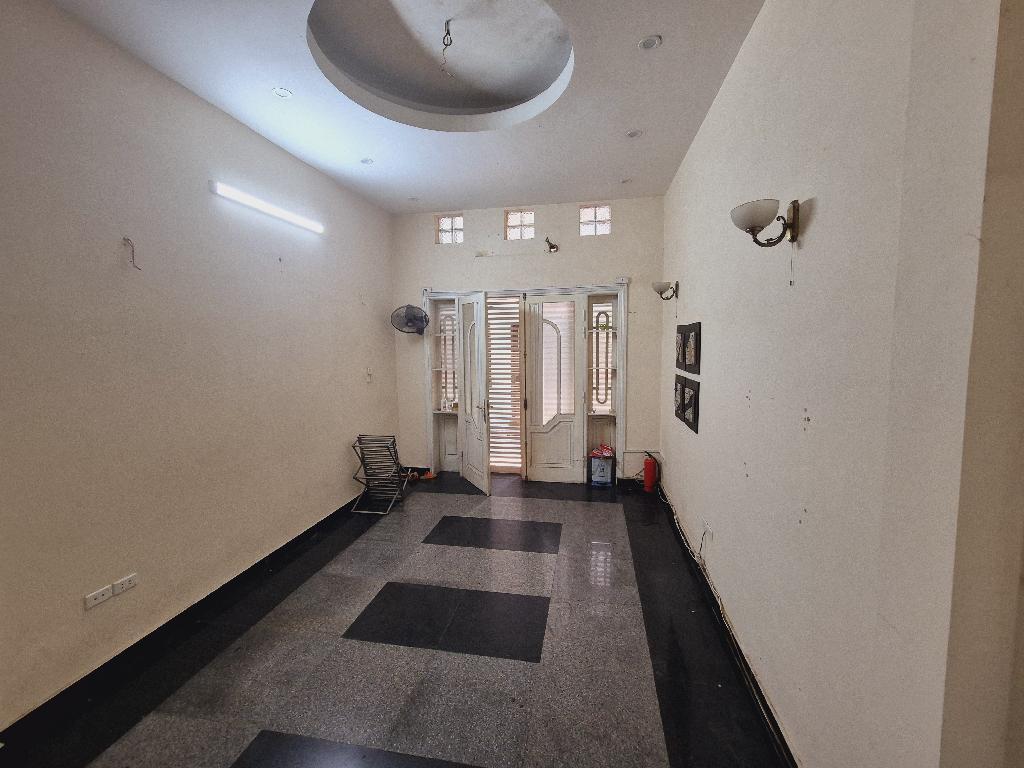 Ngọc Hà đối diện Lăng Bác, Ô TÔ VÀO THẲNG CỬA – 52m 4 tầng chỉ 10.5 tỷ