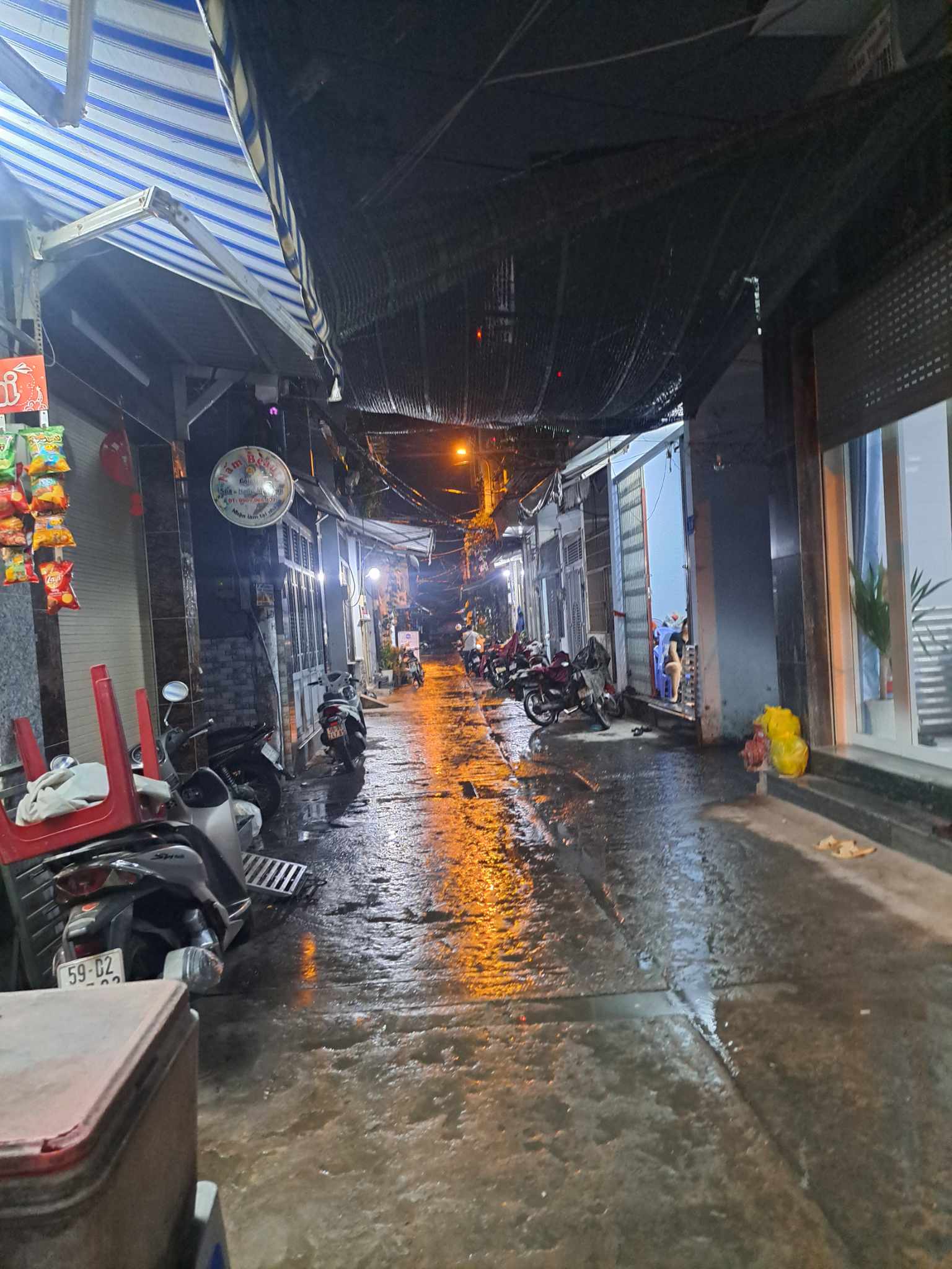 Nhà đẹp GIÁ RẺ Bình Tân - 30m2 - HXH - chỉ 2 TỶ NHỈNH