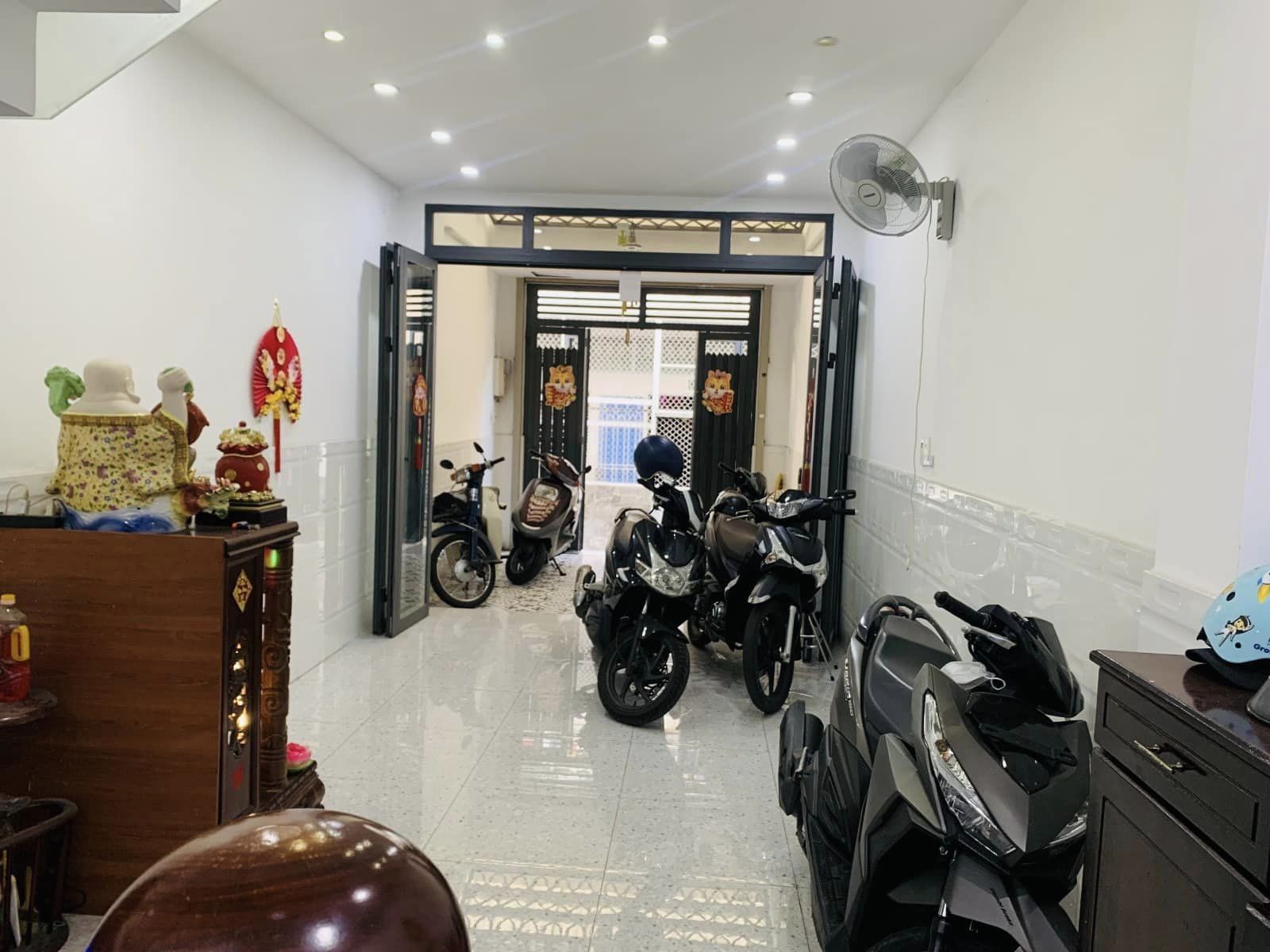 [QUẬN 8] MỘT CĂN DUY NHẤT - HẺM XE HƠI THÔNG - 6 TẦNG - 7PN KHÉP KÍN - QUA QUẬN 1,5,7 CHỈ 5 PHÚT - CHỈ VỚI 7.9 TỶ.