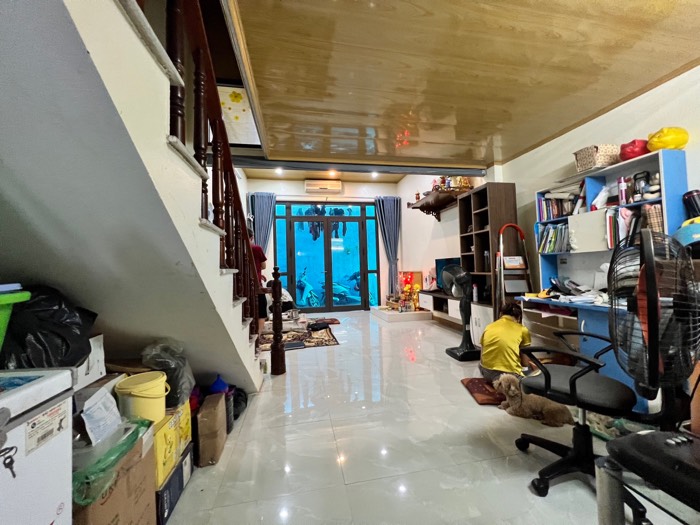 Bán nhà phố Thạch Bàn 45 m, 4 tầng, giá 4,2 tỷ.Tặng toàn bộ nội thất.