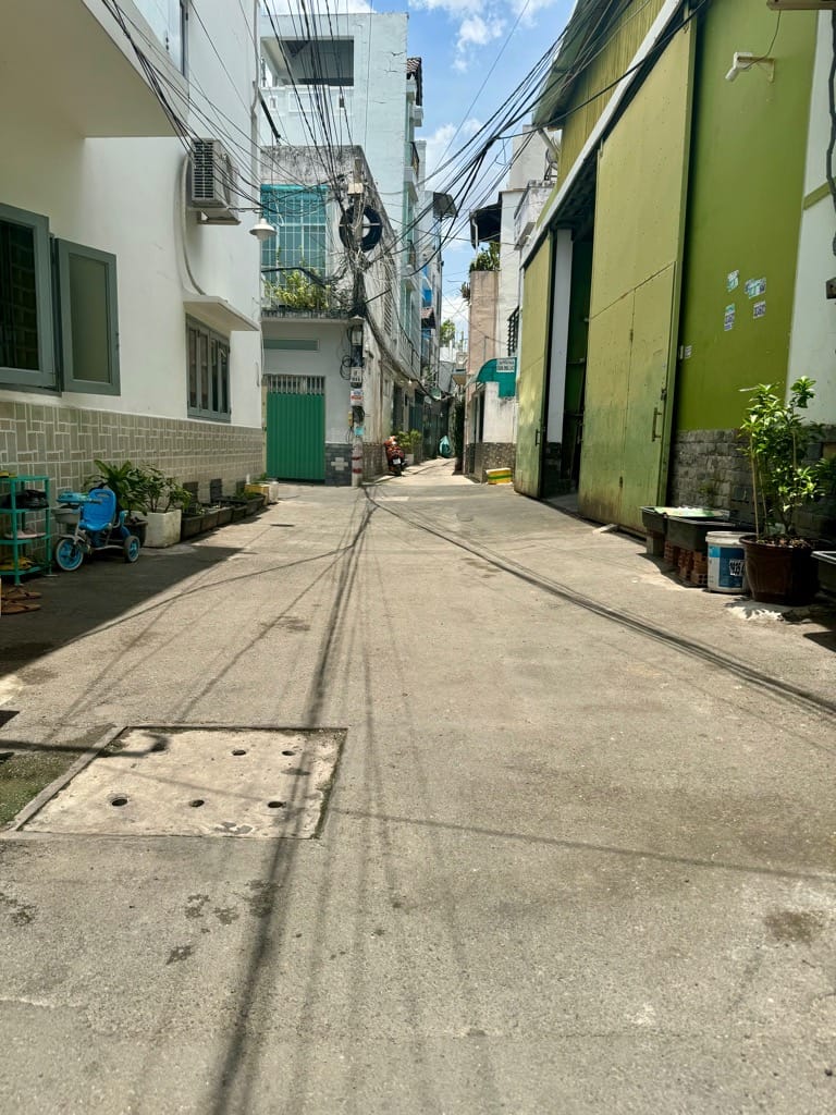 GIẢM CÒN 4,2 TỶ- LÊ VĂN QUỚI - BÌNH TÂN - HẺM XE TẢI, KINH DOANH - 63M2 - 5M X12.5M