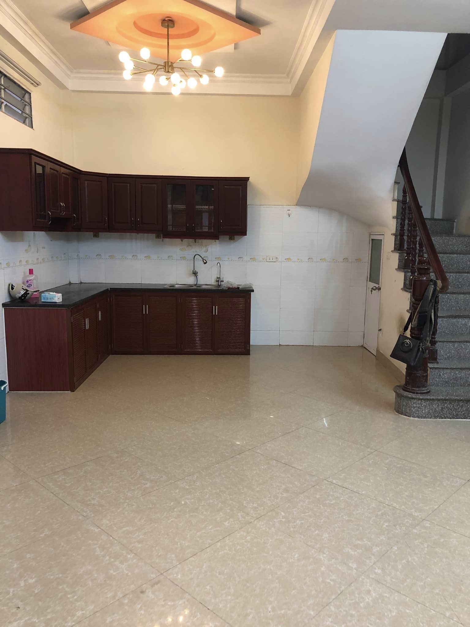 Bán nhà phố Hoàng Mai - Hoàng Văn Thụ 40m, 4 tầng. Giá: 6.5 tỷ