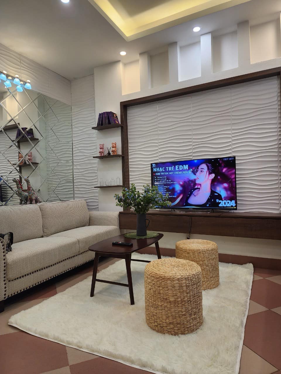 Bán nhà phố Trương Định, Hai Bà Trưng 30m, 4 tầng. Giá: 4.45 tỷ