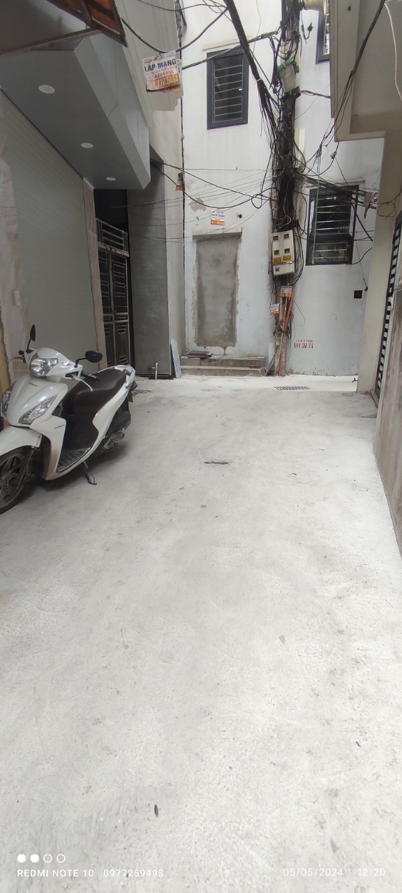 Bán nhà Tứ Hiệp TT THANH TRÌ 4 tầng - Lô góc - 20m ra ô tô tránh - Ngõ thông - Nhà mới kính Kong