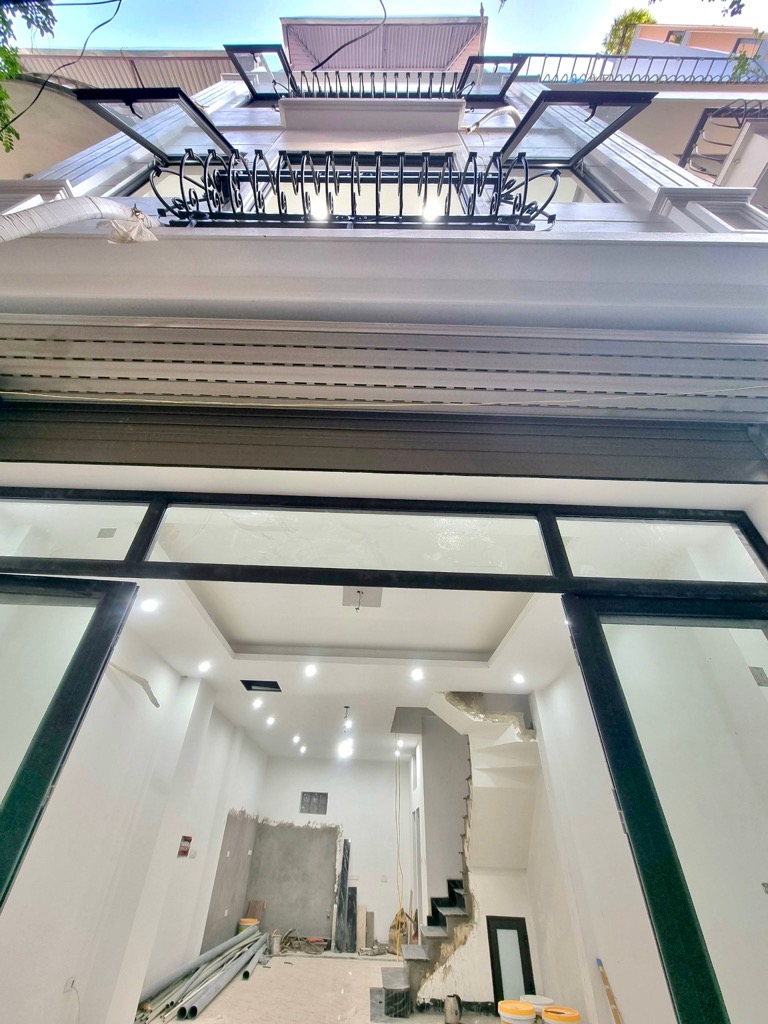 Tây Hồ- Phố Xuân Diệu- Nhà 4 tầng mới đẹp lung linh- 2 mặt thoáng trước sau- 9.6 tỷ