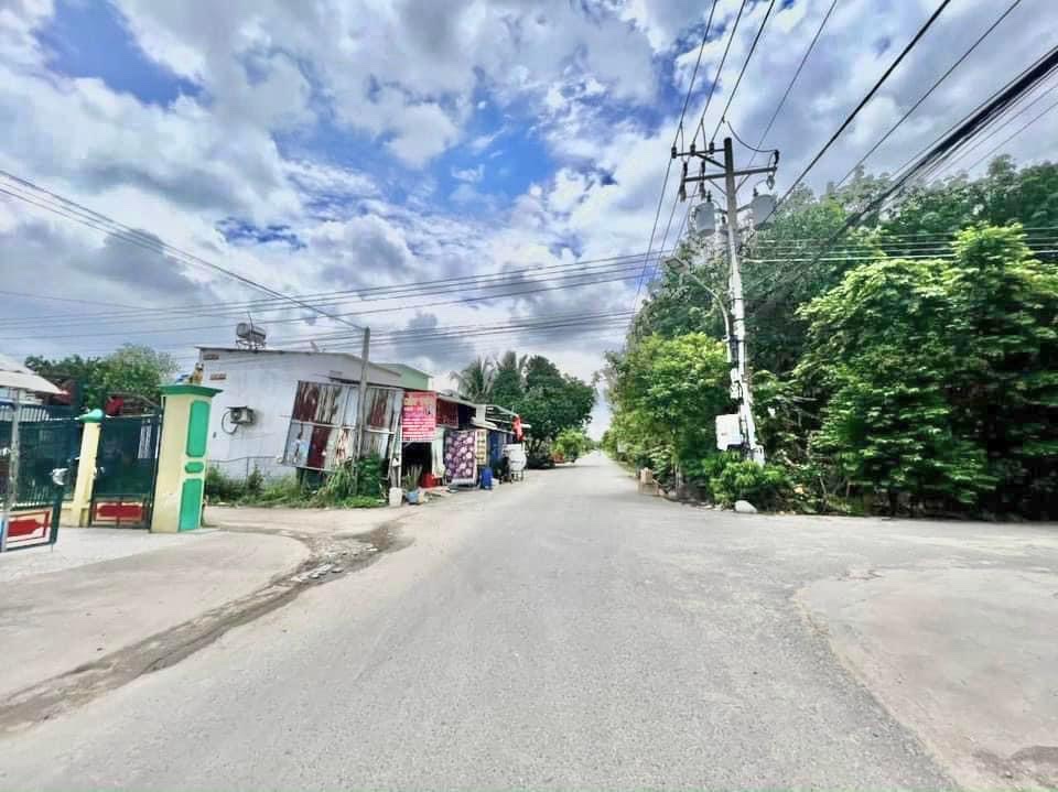 CẦN BÁN LÔ ĐẤT Mặt Tiền Đường Nhựa tại TP Bến Cát