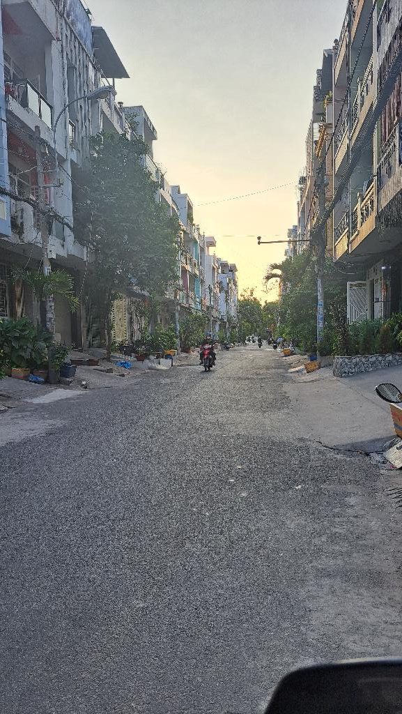 Bán Nhà MT Vành Đai,Phường 10, Quận 6. DT 60m2 x 4 tầng (4 x 15).Giá 9.7 tỷ TL.