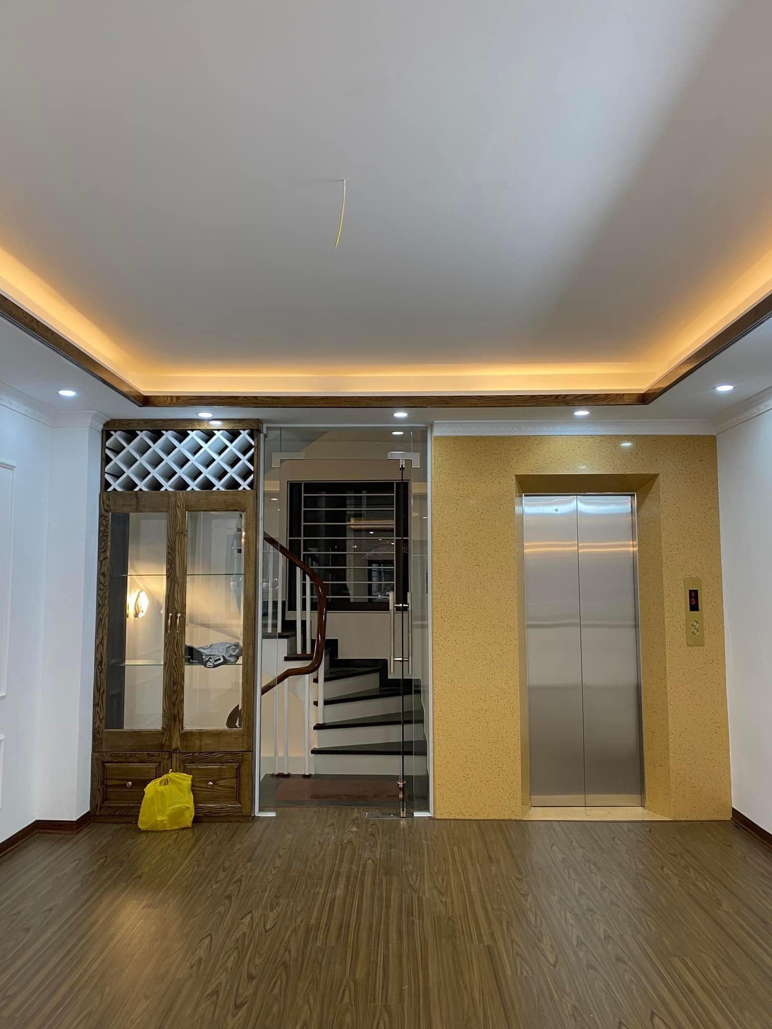 BÁN NHÀ ĐẠ TỪ ( 8,25 TỶ) - NHÀ TỰ XÂY CHẮC CHẮN,GẦN CHỢ