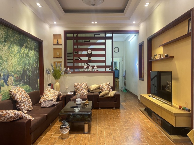 Đội Cấn/Ba Đình - nhà đẹp dân xây - 72m2 - 5 tầng - 10.9 tỷ