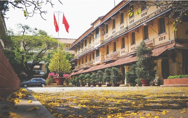 (Bất động sản giáo dục đào tạo) Chuyển nhượng trường học Long Biên, cách Hồ Gươm 8km, sổ lâu dài, 5.000m2, 180 tỷ