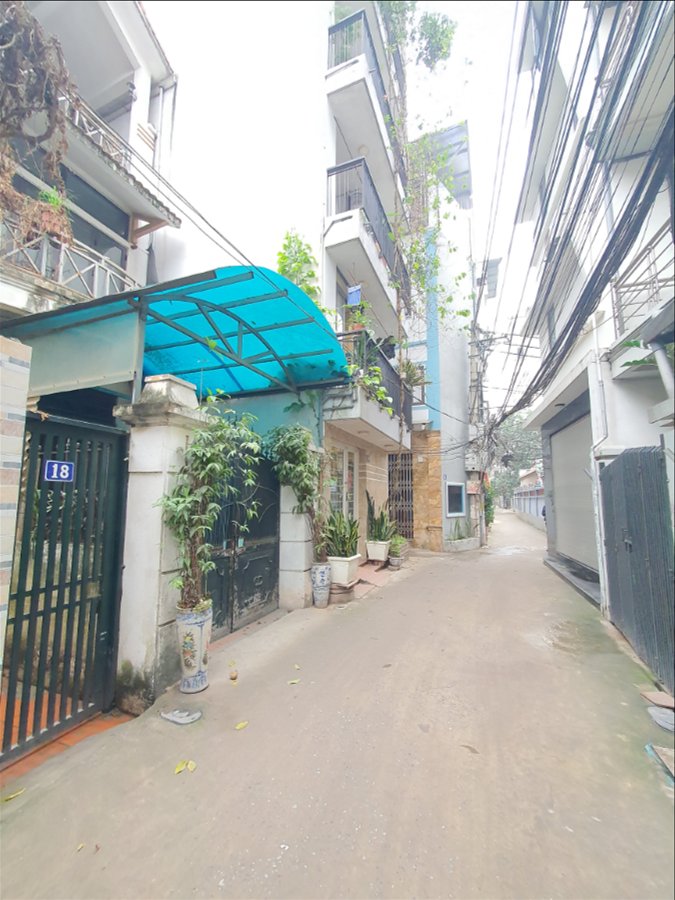 Bán Đất Tặng Nhà Phố Lạc Long Quân Quận Tây Hồ. 220m Nhỉnh 31 Tỷ. Cam Kết Ảnh Thật Mô Tả Chính Xác. Chủ Thiện Chí Muốn