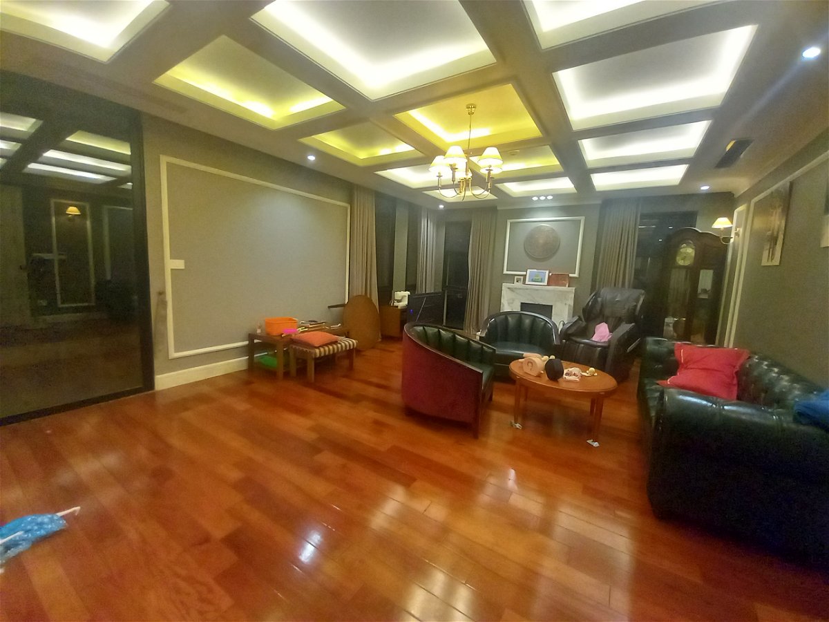 Bán Nhà Mặt Phố Âu Cơ Quận Tây Hồ. Sổ 175m Thực Tế 350m Xây 6 Tầng Nhỉnh 130 Tỷ. Cam Kết Ảnh Thật Mô Tả Chính Xác. Chủ