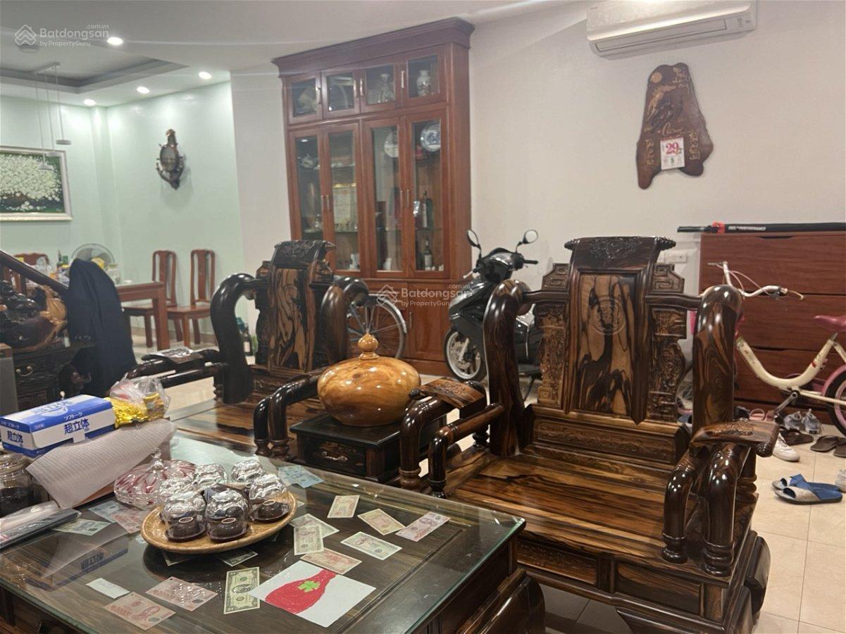 Bán nhà phố Dương Quảng Hàm 48m2 x 4T x MT 5.5m x 12.3 tỷ. Ô tô đỗ cửa.Tặng nội thất