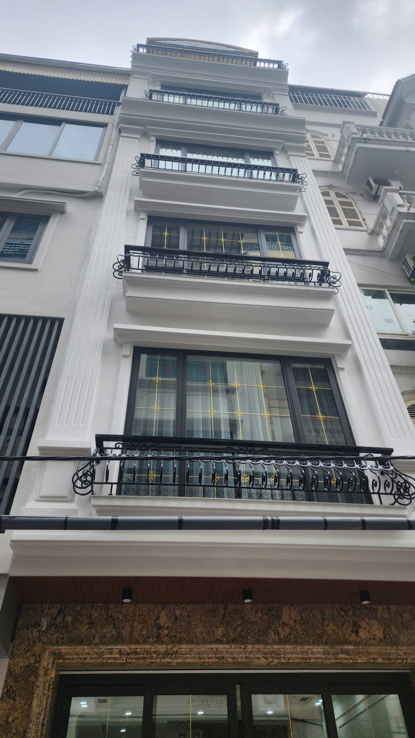 Hoàng Quốc Việt, Cầu Giấy, Lô góc, Oto, 90m2 x 5T, MT 5.5m, 17 tỷ 9