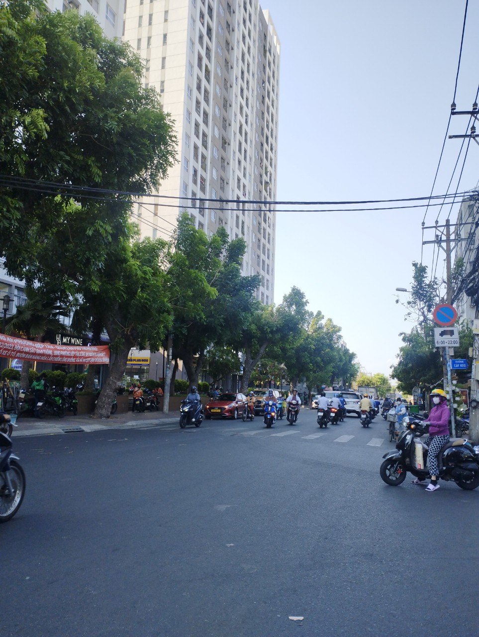 Ngộp Tô Hiệu - Tân Phú HXH Thông - 4 tấm Đẹp BTCT mới ở liền