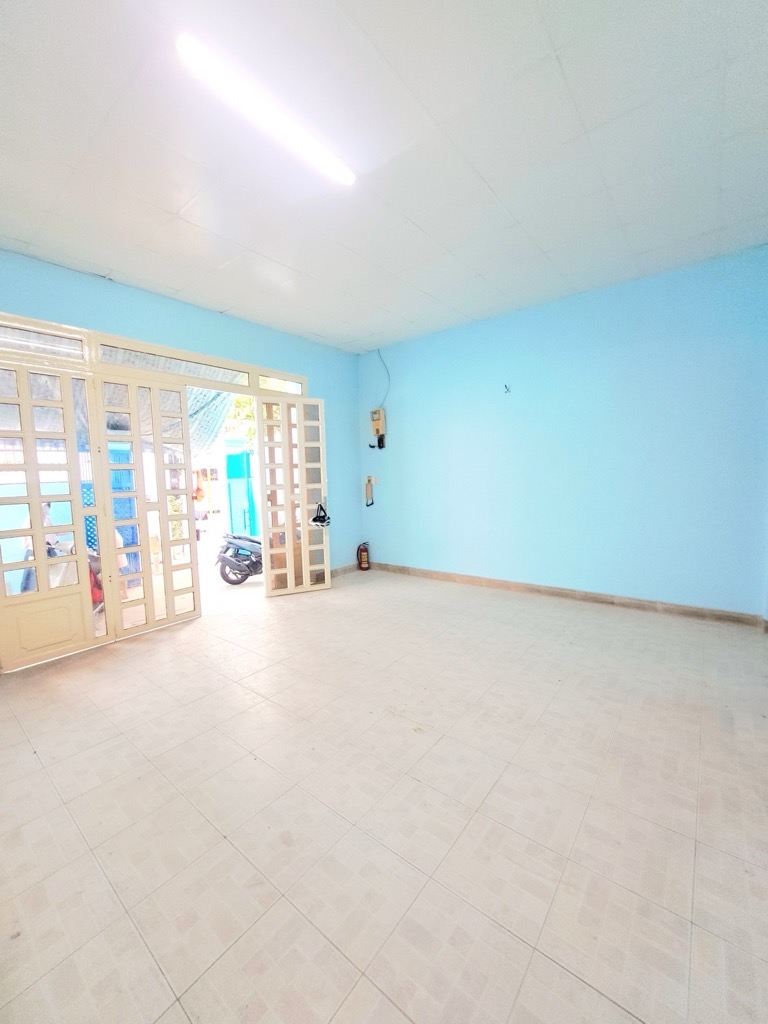 CMT8 QUẬN 3 - DIỆN TÍCH 114M2 CÔNG NHẬN - HẼM 3M 1 TRỤC - SỔ VUÔNG A4 - 8.8 TỶ (TL )