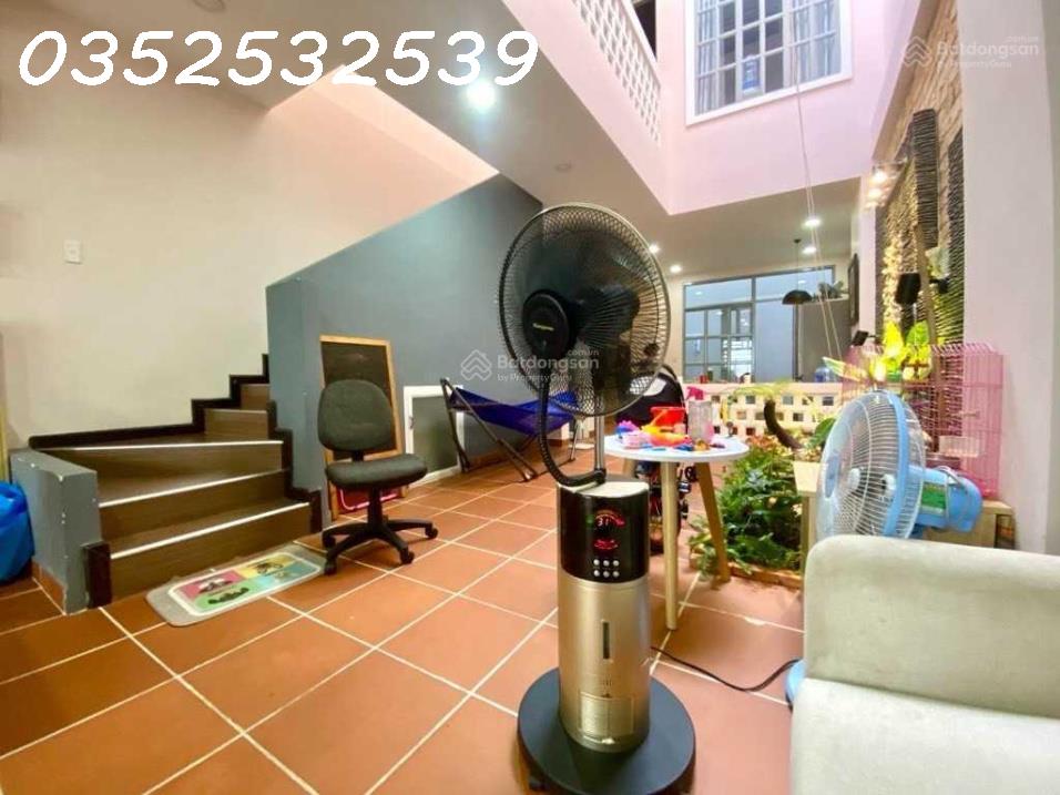 Quá ngộp! Bán gấp nhà 2 tầng 90m2 - Ngang hiếm 5m - Hẻm ôtô - Giá nhỉnh 90tr/m2