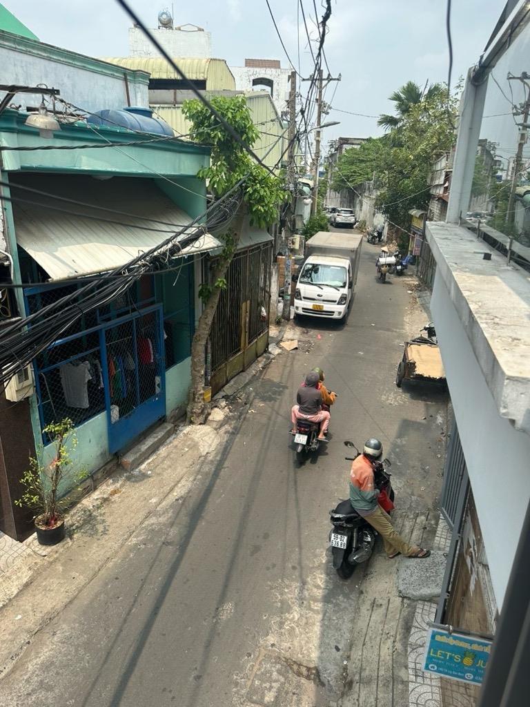 Bán nhà gần MT Luỹ Bán Bích, Bình Tân, 15m2, 2tầng, hẻm xe tải thông, 2.65 tỷ ,