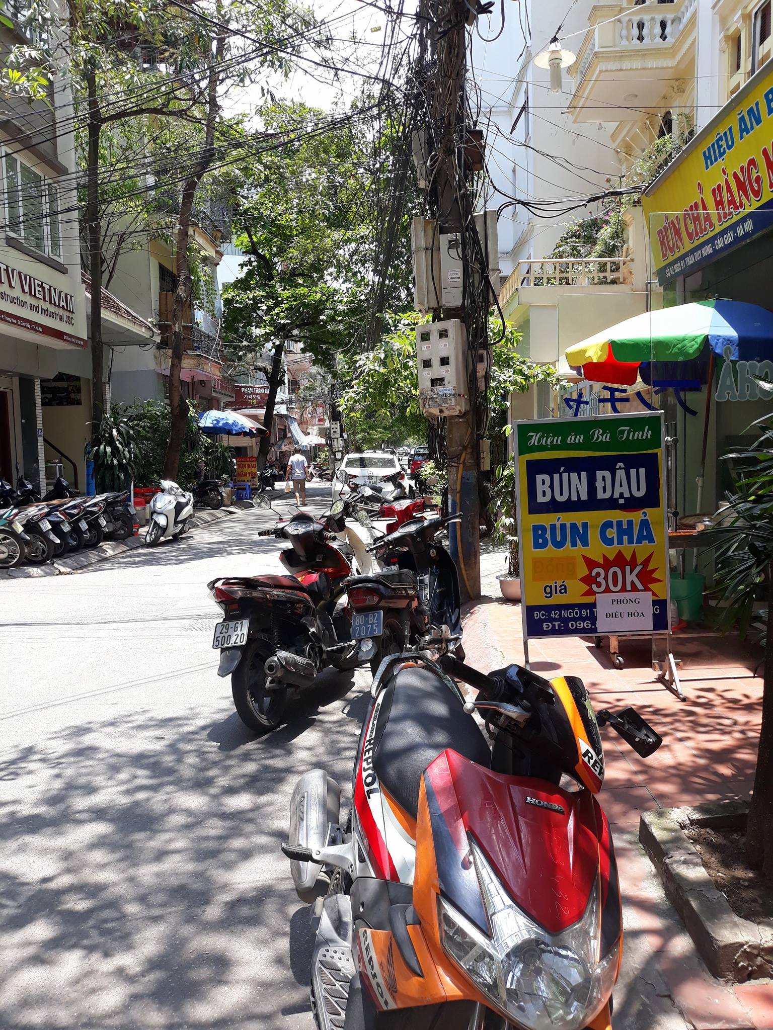 Bán nhà khu phân lô Hoàng Sâm Nghĩa Đô Câu Giấy nhỉnh 160 triêu/m2.