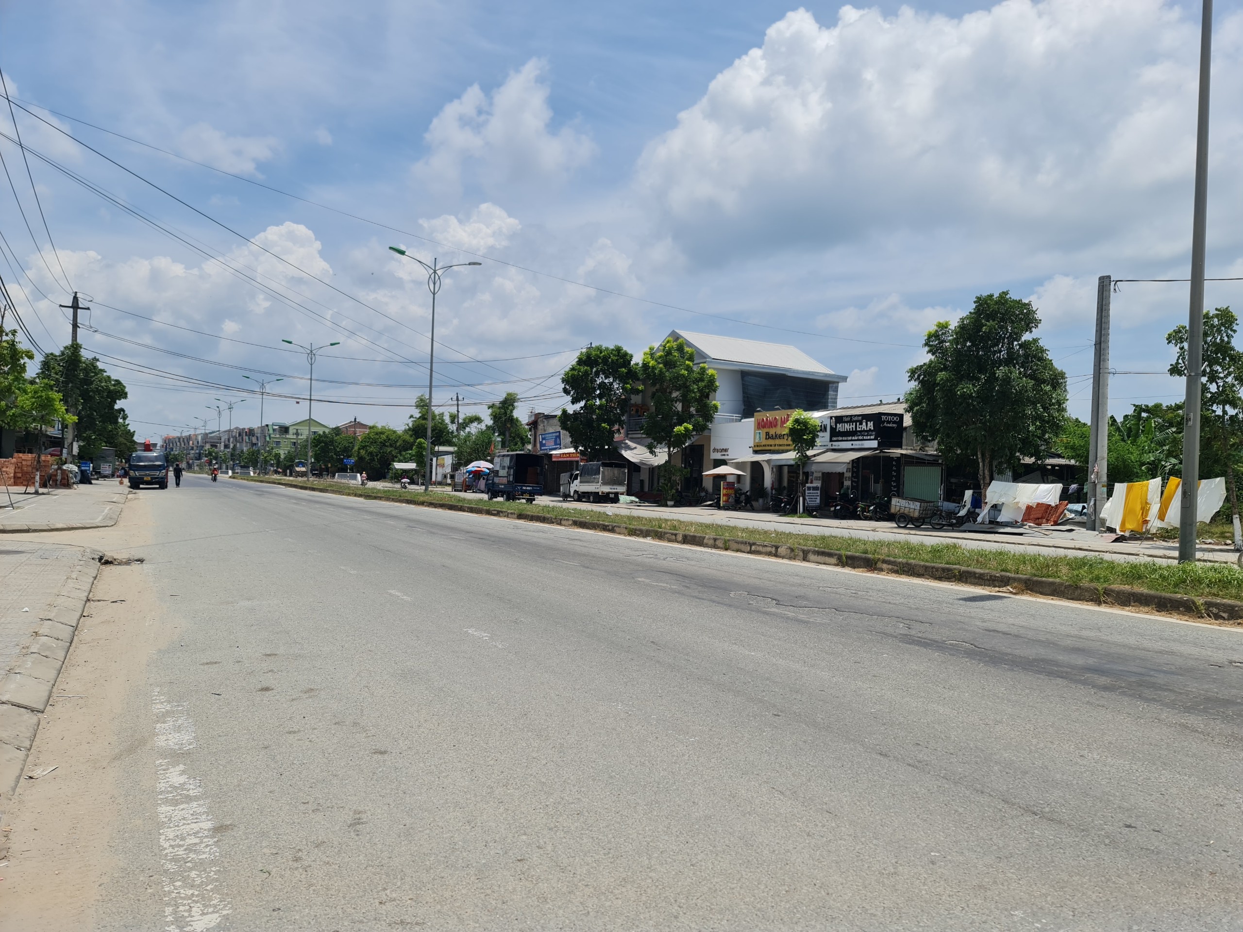 Hàng hiếm. Bán Đất Mặt Tiền Tỉnh Lộ 10. Đường rộng 36m. Gần Duyên Anh