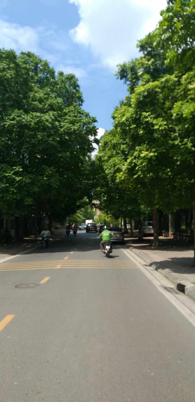 Chính Chủ Gửi Em Bán Mảnh Đất Phân lô còn sót lại Tại phố Dịch Vọng . DUY Tân. Trần Thái Tông . Cầu Giấy . Diện tích 126m2. giá 57 tỷ