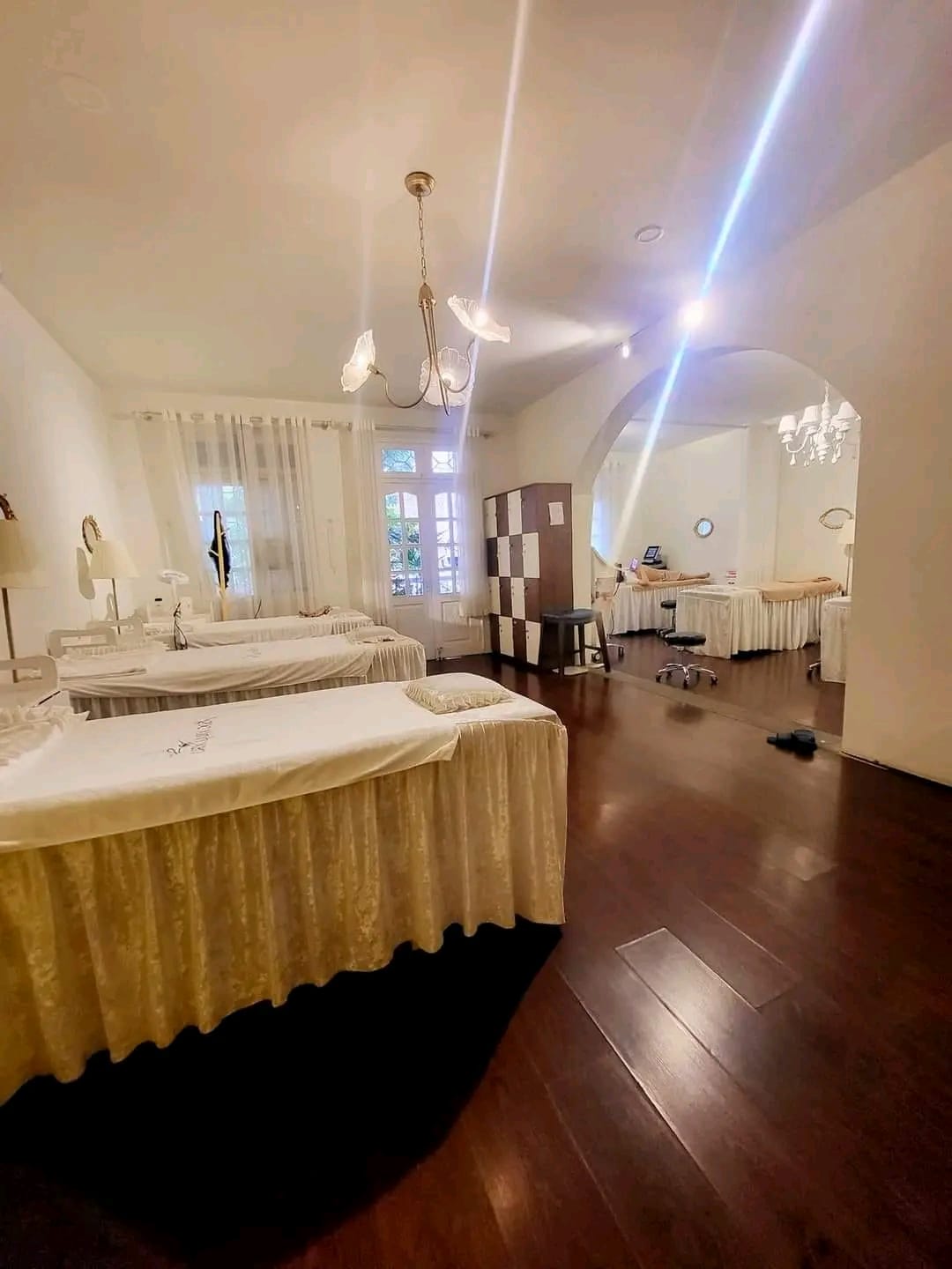 Bán nhà Lạc Trung, 120m2, mặt tiền 8m, 39.8 tỷ, ô tô tránh đỗ, vỉa hè, ngõ thông, KD đỉnh