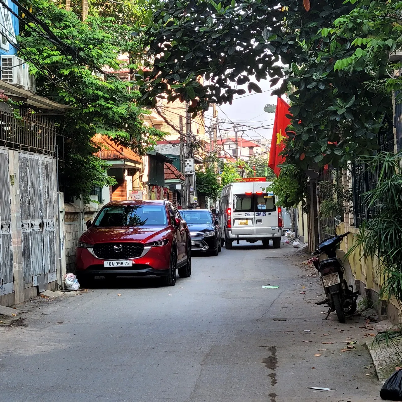 Bán nhà Lạc Long Quân oto gần hồ Tây diện tích sướng 142m 19.2tỷ