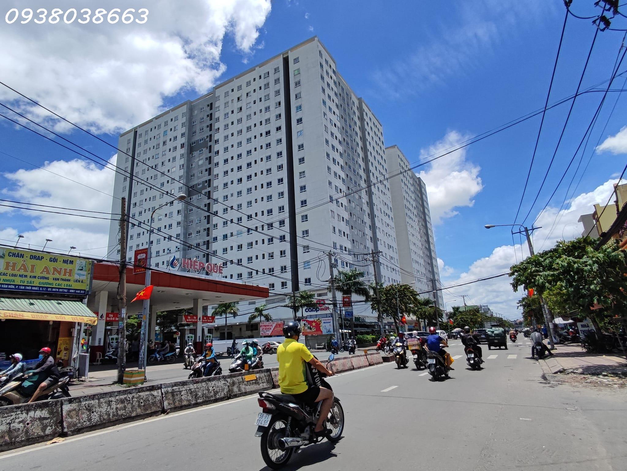 Bán Nhà trước mặt hoạt động Ngang 8m. 340m2 Nhà 5 Tầng, 20 nơi. Doanh Thu 100tr/tháng. Hóc Môn