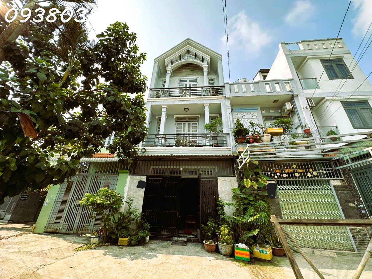 Bán căn nhà HXH Quận 12 ngôi nhà 3 Tầng. 80m2. giá chỉ Nhỉnh 4 Tỷ