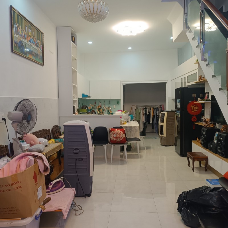 Tài sản BÁN GẤP TÌM ĐÂU RA CĂN GIÁ RẺ: chỉ 3tỷ 500 có thương lượng. Đường Đường số 8- LINH XUÂN- THỦ ĐỨC Diện tích: