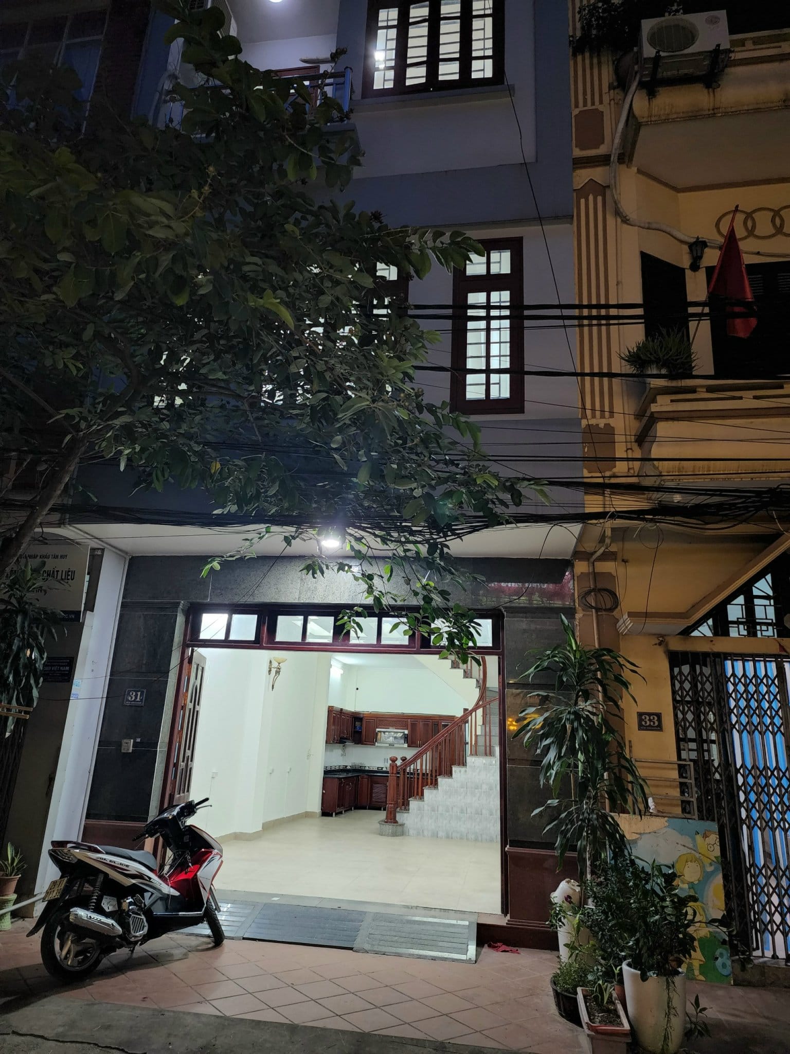 Cần bán mặt ngõ vỉa hè, ô tô kd phố ĐỘI CẤN 32m 5 tầng 6 tỷ