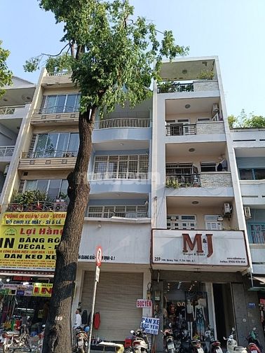Cho thuê Nhà nguyên căn mặt tiền tiện kinh doanh đa ngành nghề, văn phòng: số 257 Trần Quang Khải, Phường Tân Định,