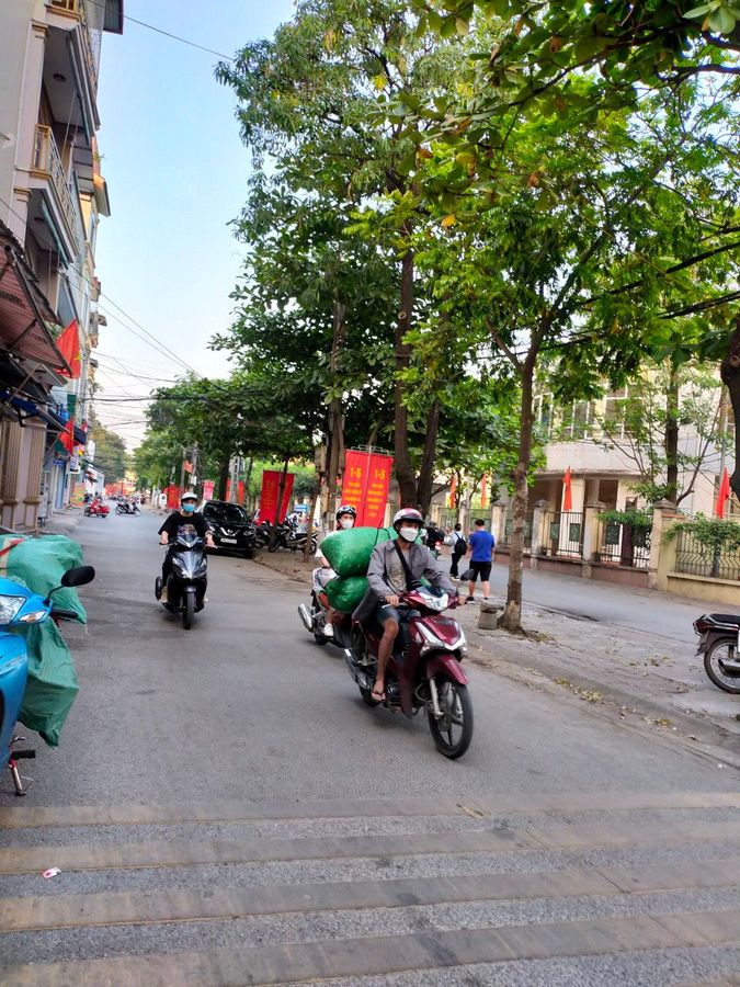 BÁN NHÀ SIÊU PHẨM CẦU DIỄN- 42M2- 3,2 TỶ- VÀI BƯỚC RA Ô TÔ- TIỆN ÍCH NGẬP TRÀN