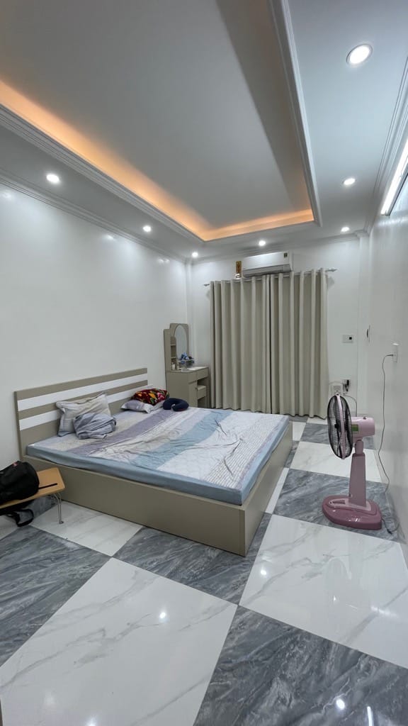 Bán chung cư mini LĨNH NAM ,90m X 6 Tầng giá 13 tỷ, ,đang cho thuê full phòng ,dòng tiền 60 tr/ tháng