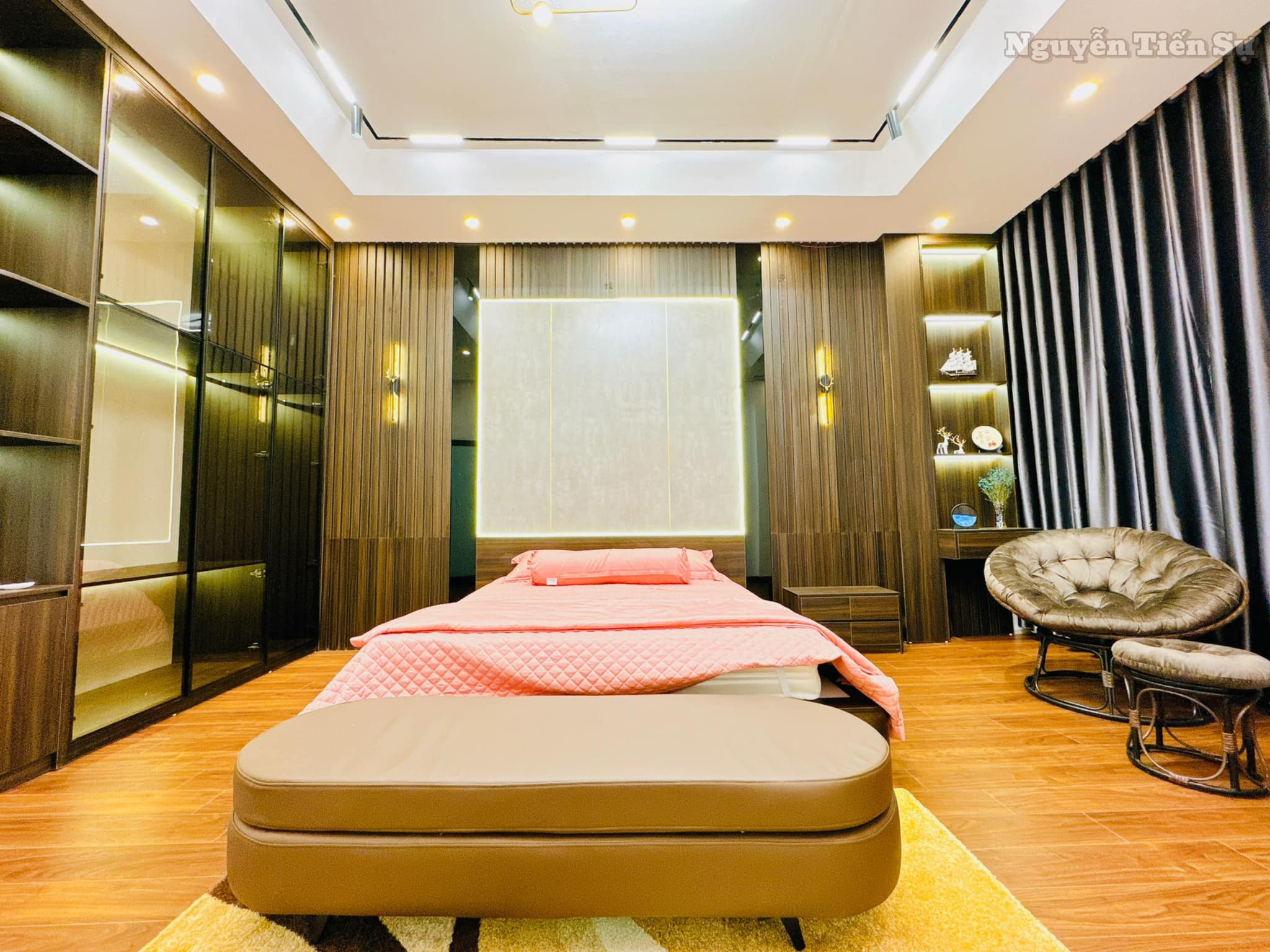 Ngõ 2.8m, Thông, Mới kính koong bán nhà Phương Mai-0946383428