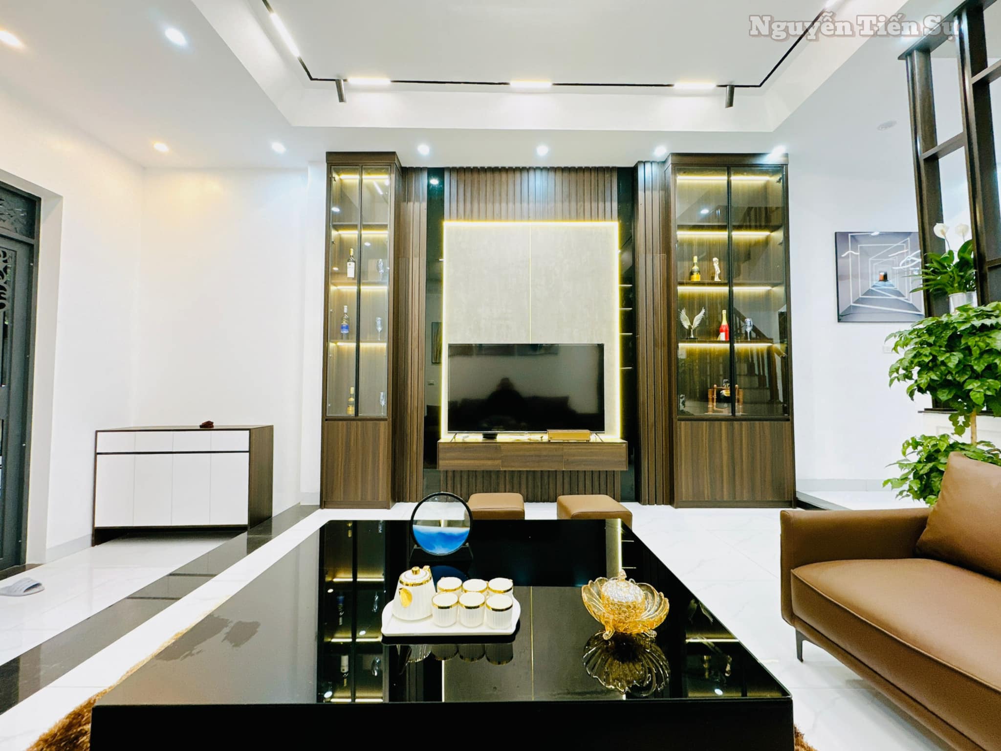 Hai ngoặt, Thông, Mới tinh ở ngay bán nhà Phạm Ngọc Thạch-0946383428