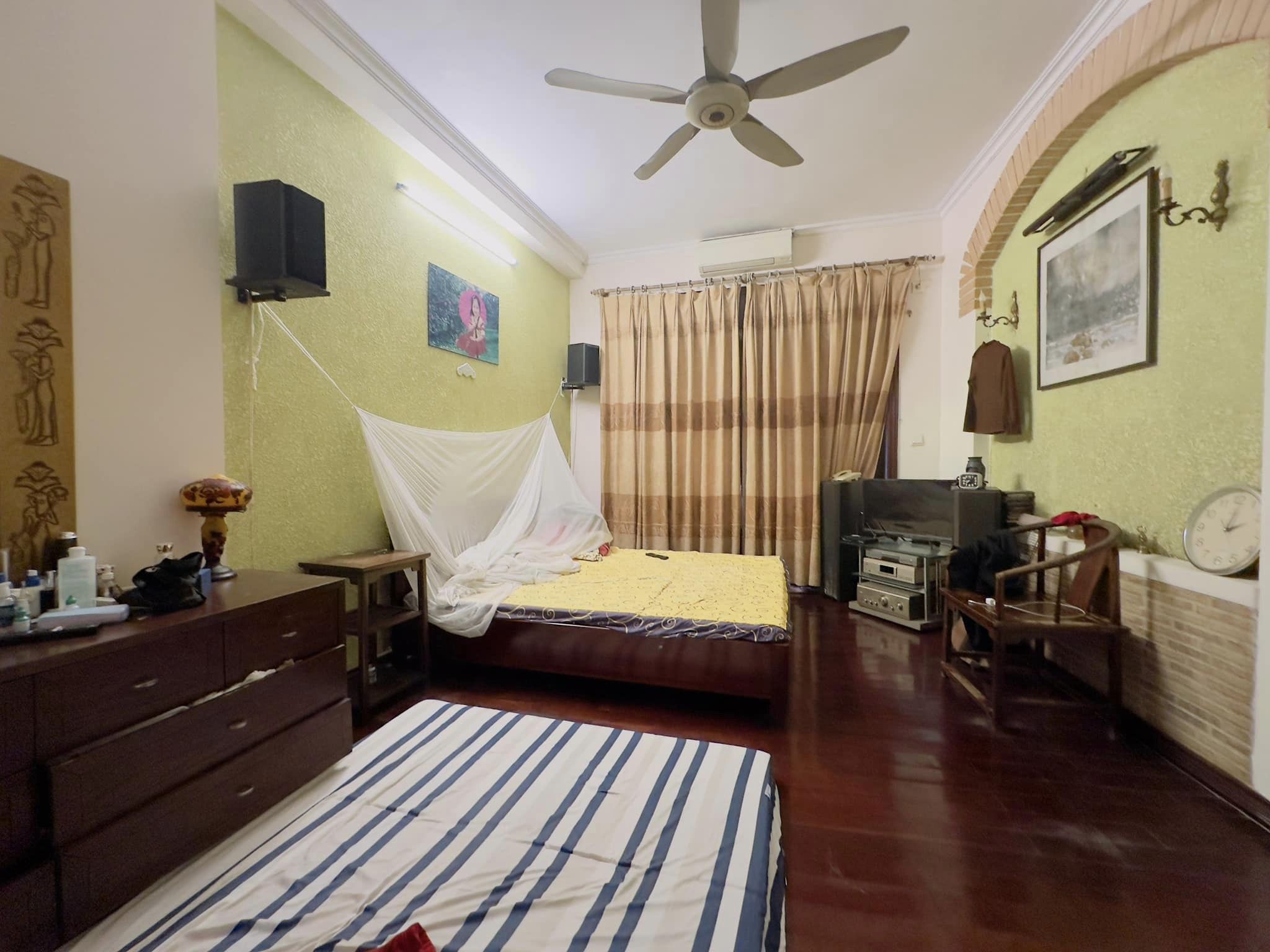 Bán Nhà Quán Sứ, 45m2, 5 tầng, 13.5 tỷ, ngõ rộng thoáng sáng, kinh doanh đỉnh