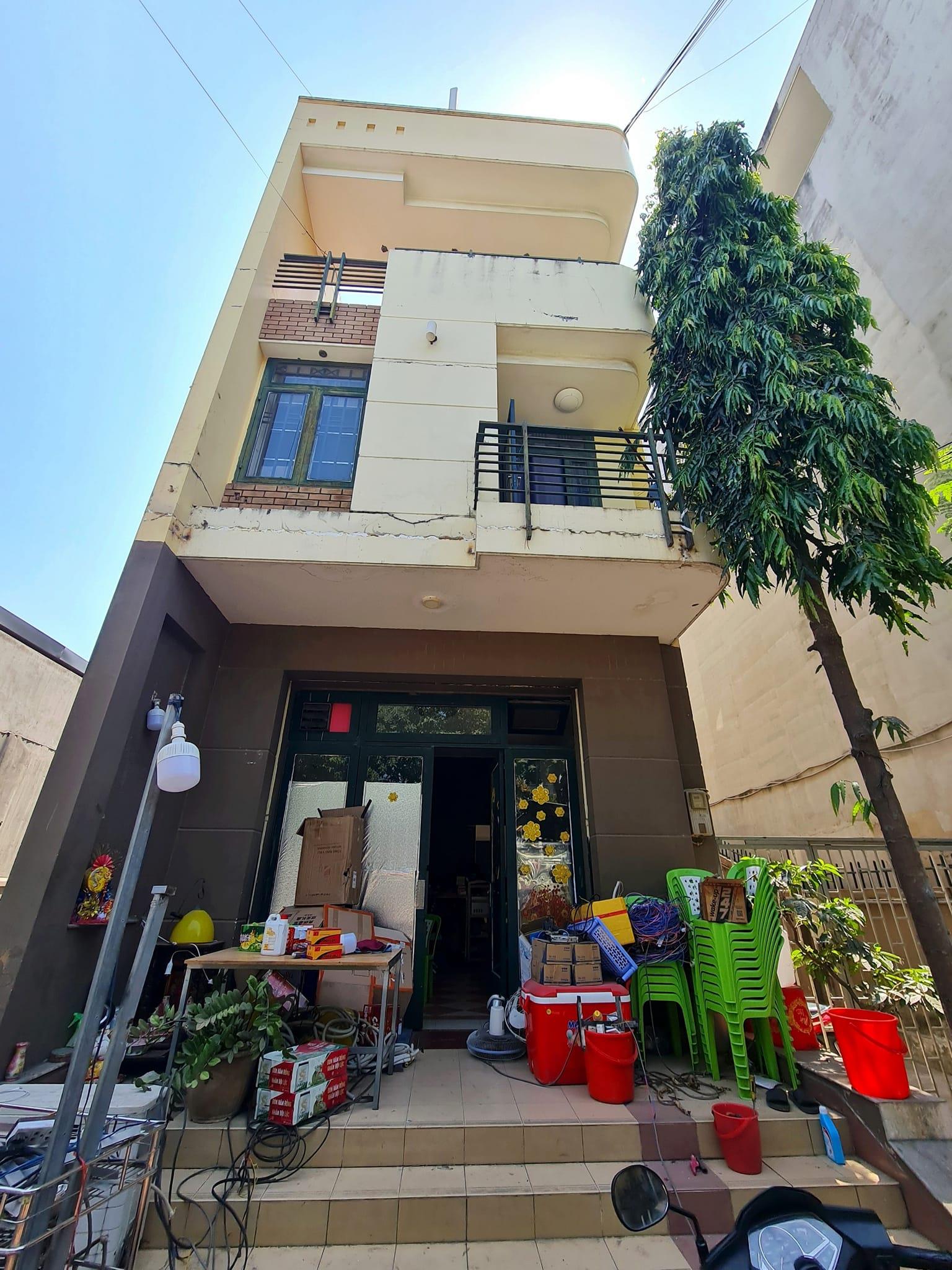 Mặt bằng đường Gò Cát, Quận 9 - DTSD 480m2 - giá thuê12tr/tháng, phù hợp làm quán ăn, quán cafe