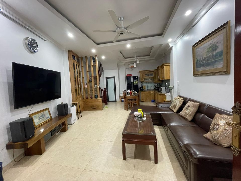 Một ngoặt, Cách phố 50m, Dân xây 2017, bán nhà Phương Mai-0946383428