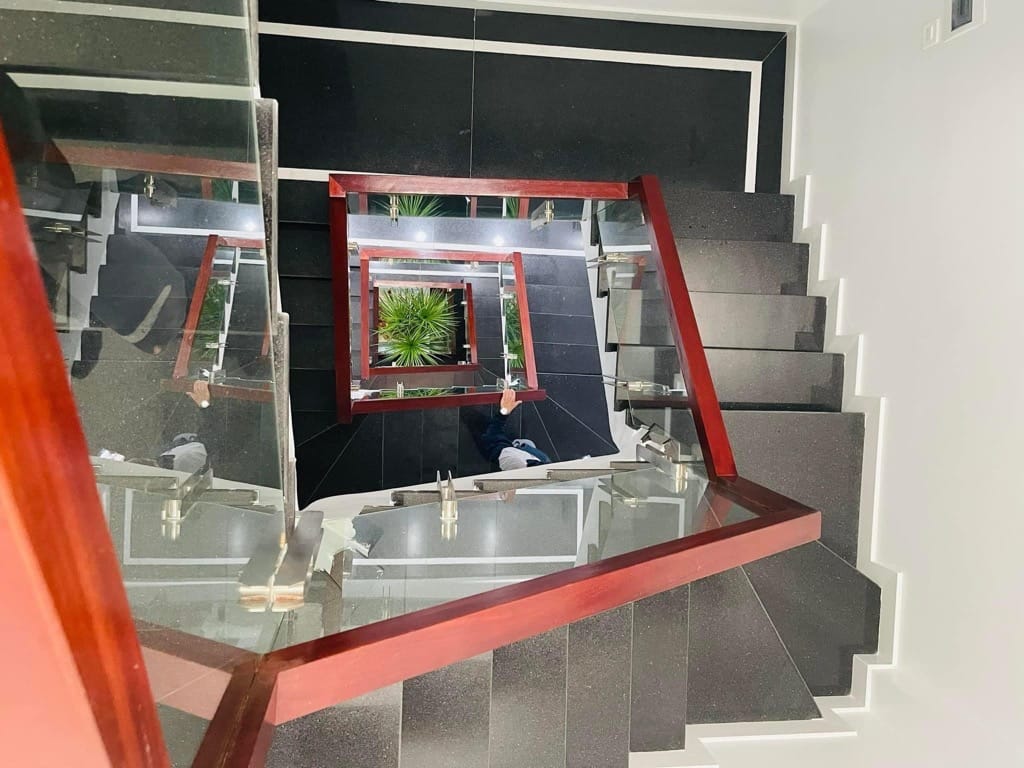 Bán Nhà Khu Phân Lô ,Ô tô tránh ĐỀN LỪ 45m x 5 Tầng Gía 13,5 tỷ