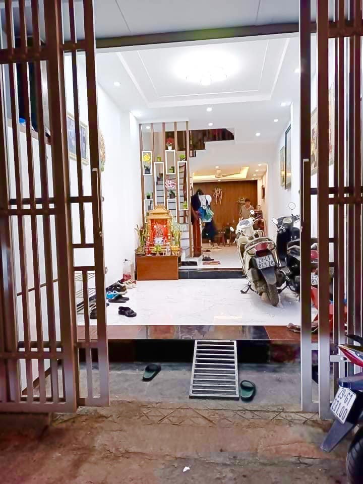 Bán nhà Đại Linh, Nam Từ Liêm, 48m2, 5 tầng. Giá 6.8 tỷ. Liên hệ 0865959432