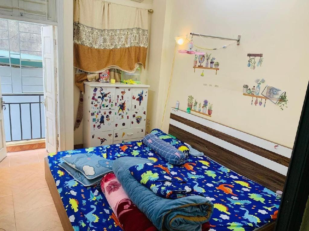 Bán nhà Trương Định,DT 32m x 4 tầng, dân trí tốt,ngõ 2 xe máy tránh