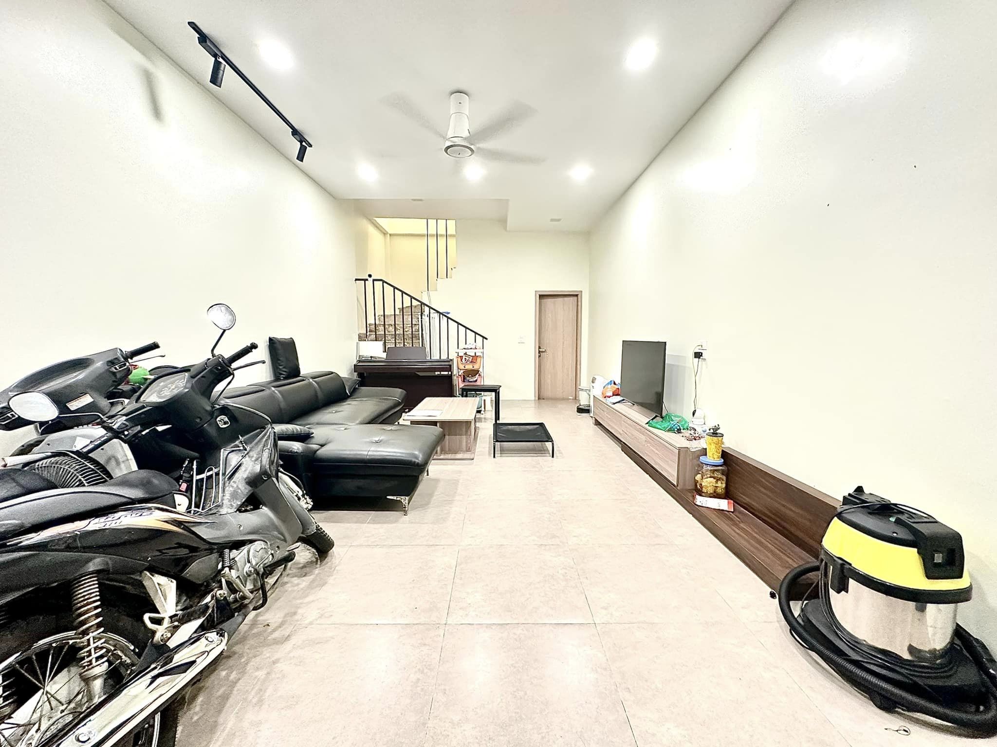 NHÀ ĐẸP Ở NGAY! MẶT NGÕ HOÀNG VĂN THÁI - THANH XUÂN - GẦN OTO - AN SINH ĐỈNH