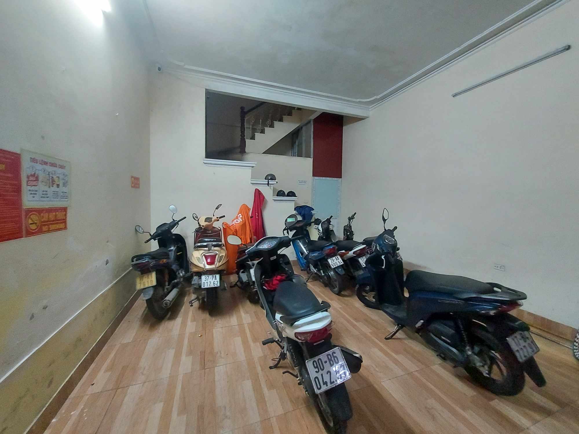 BÁN NHÀ NGÕ 281 TRƯƠNG ĐỊNH, KINH DOANH DÒNG TIỀN, NGÕ NÔNG - DT 98M2, MT 5.1M CHÀO 10.5 TỶ.