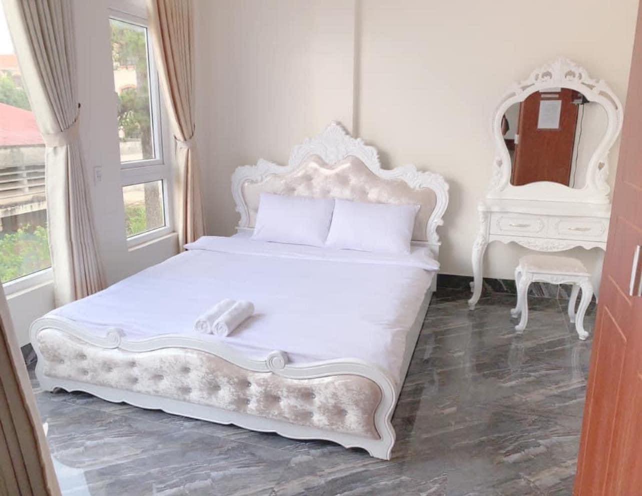 Cho thuê khách sạn Trần Lê Đà Lạt 11 phòng có thang máy