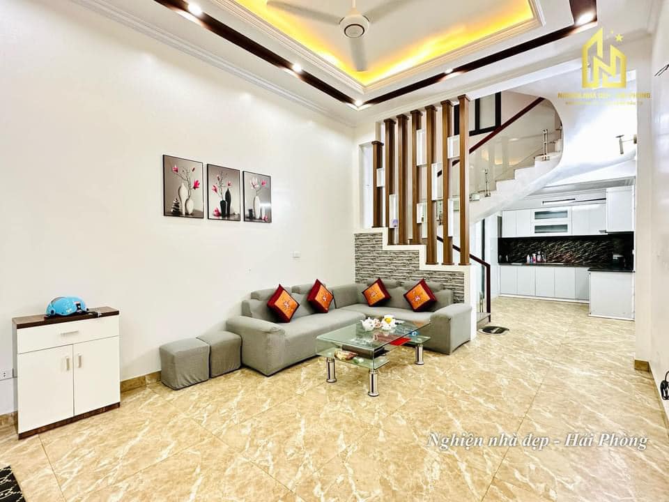 Bán nhà Vĩnh Tiến - Vĩnh Niệm, diện tích 43m 4 tầng GIÁ 2.48 tỉ ngõ nông