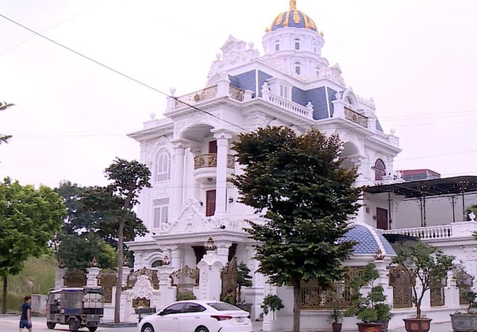 Bán khu biệt thự Vườn 2 MT. Huyện Hóc Môn. Giá Hơn 10 tỷ