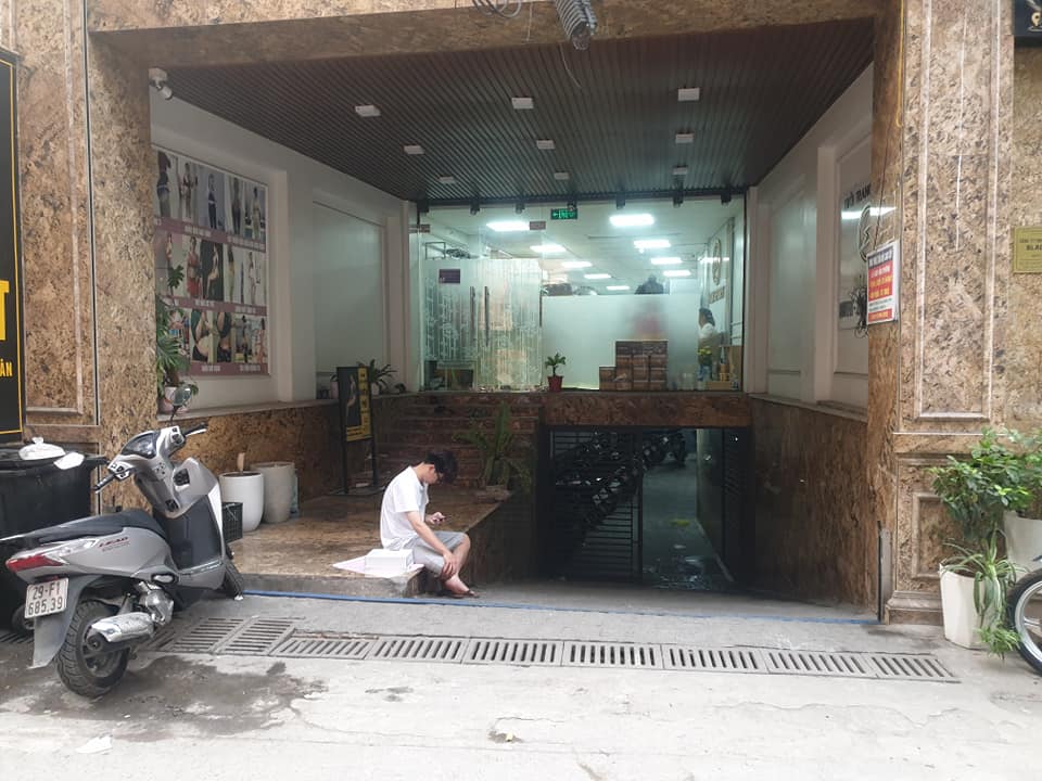 Bán tòa nhà APARTMENT Lạc Long Quân Tây Hồ doanh thu 200tr/tháng